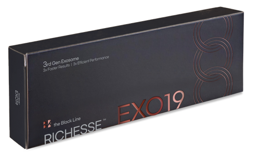 RICHESSE™ EXO19 Produktverpackung – professioneller Exosomen Skin Booster mit Immun-Exosomen, Hyaluronsäure, Polynukleotiden (PN), Peptiden und Glutathion.